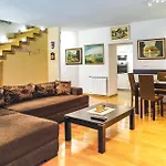Three-bedroom In Casa vacanze *