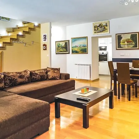 Holiday home Nice In With Outdoor Swimming Pool *