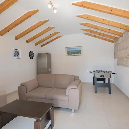 Three-bedroom In Casa vacanze Zmijavci